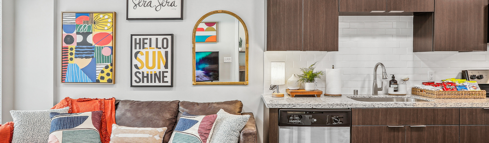 Fully equipped kitchen integrated with the living room